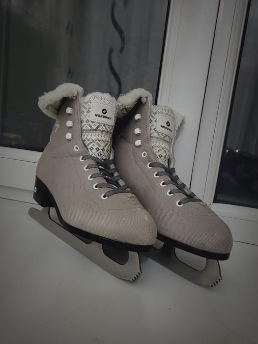 Коньки женские 40 размер