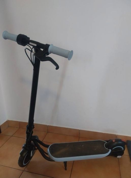 Trotinetă Electrică pentru  6-10 ani
