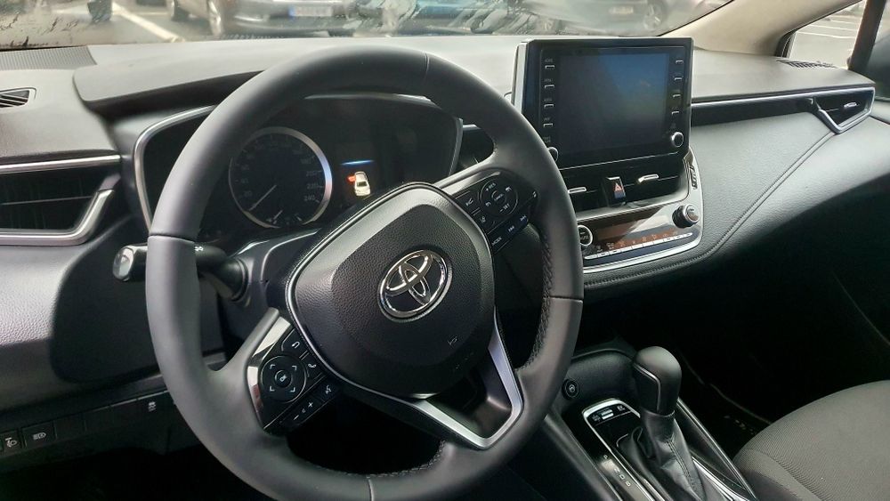 Toyota Corolla sedan hybrid gpl