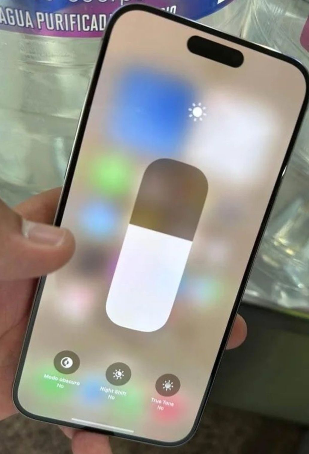 Iphone 15 pro max 99 yomkos