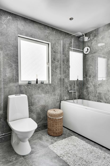 Instalator apa, obiecte sanitare , desfundari