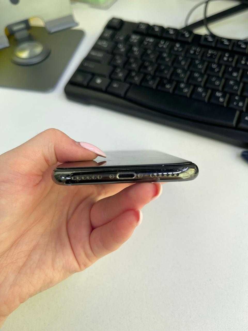 iPhone X в отличном состоянии