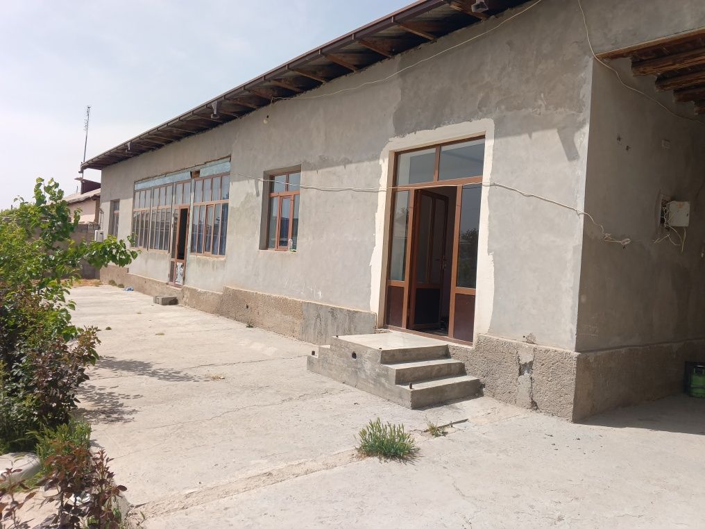 Uy sotiladi Hovli