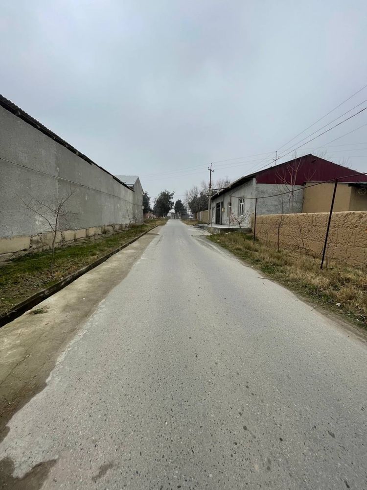 Курилишга мулжаланнган ер участка бор