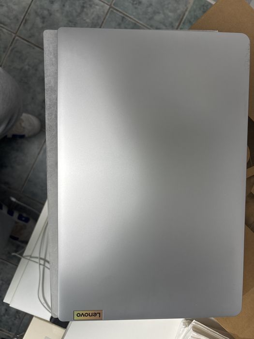 Laptop Lenovo ultra slim pret 1350