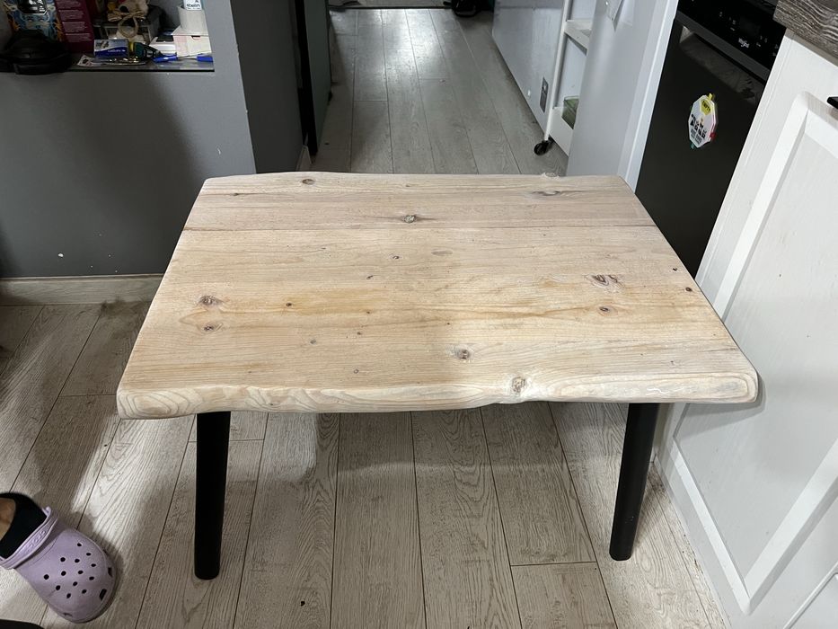 Холна масичка 80/60 от масивно дърво