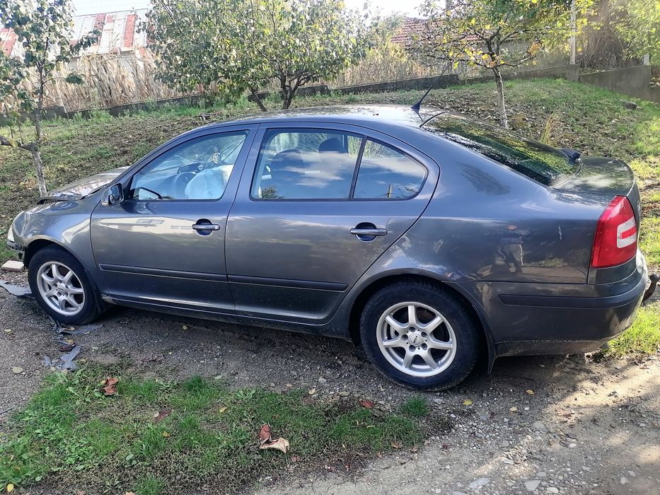 Vând Skoda Octavia 2 avariată pt piese