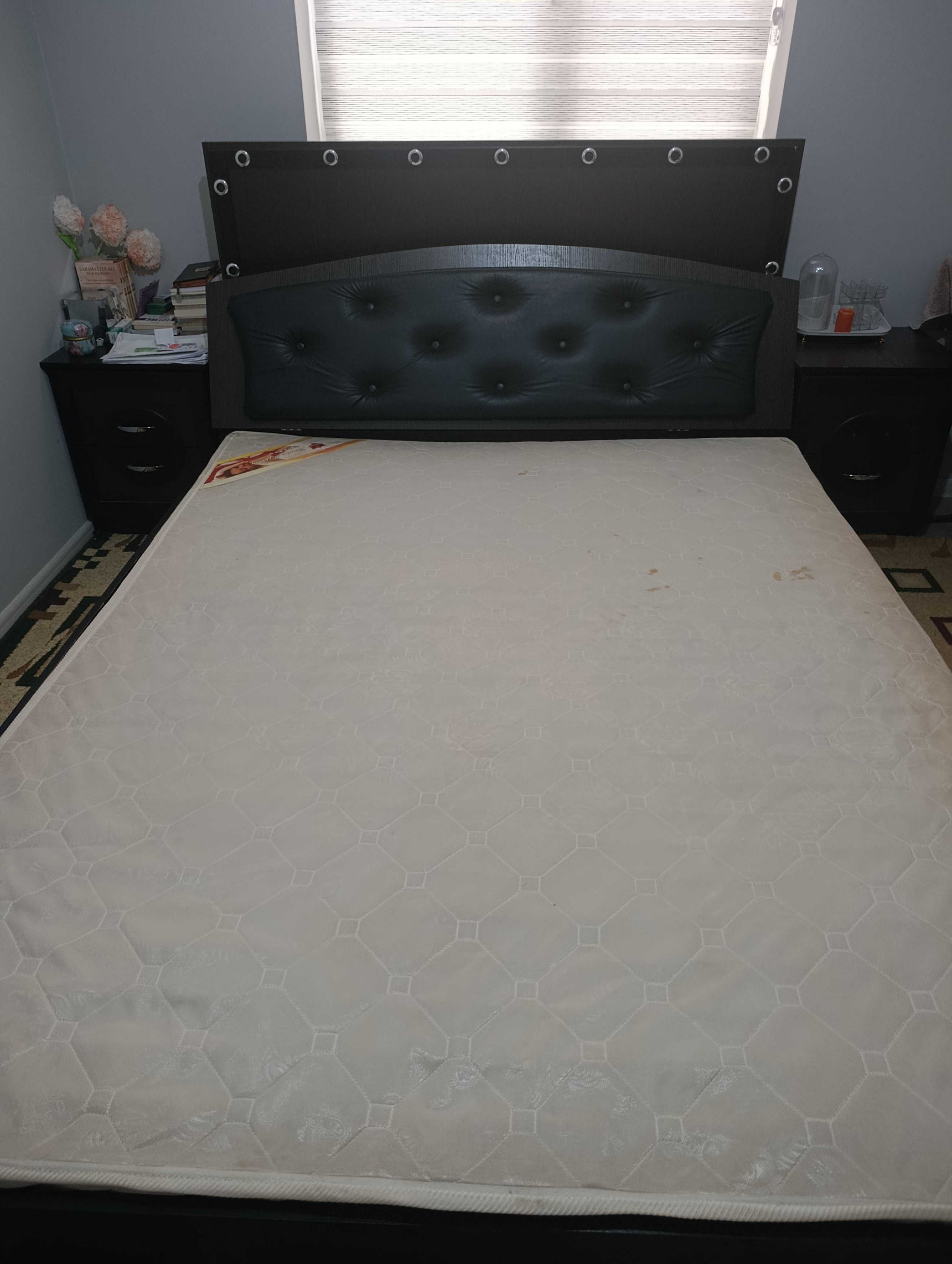 160x220 yotoq divani tumbalari bilan sotiladi. Ishlatilgan turk mebeli