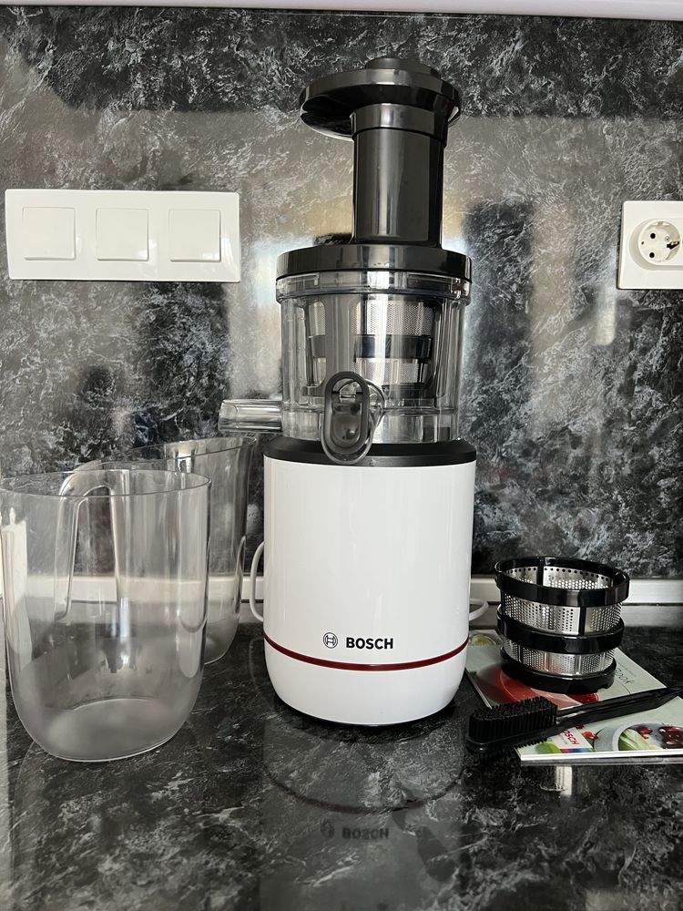 Бавна сокоизстисквачка Bosch MESM500W