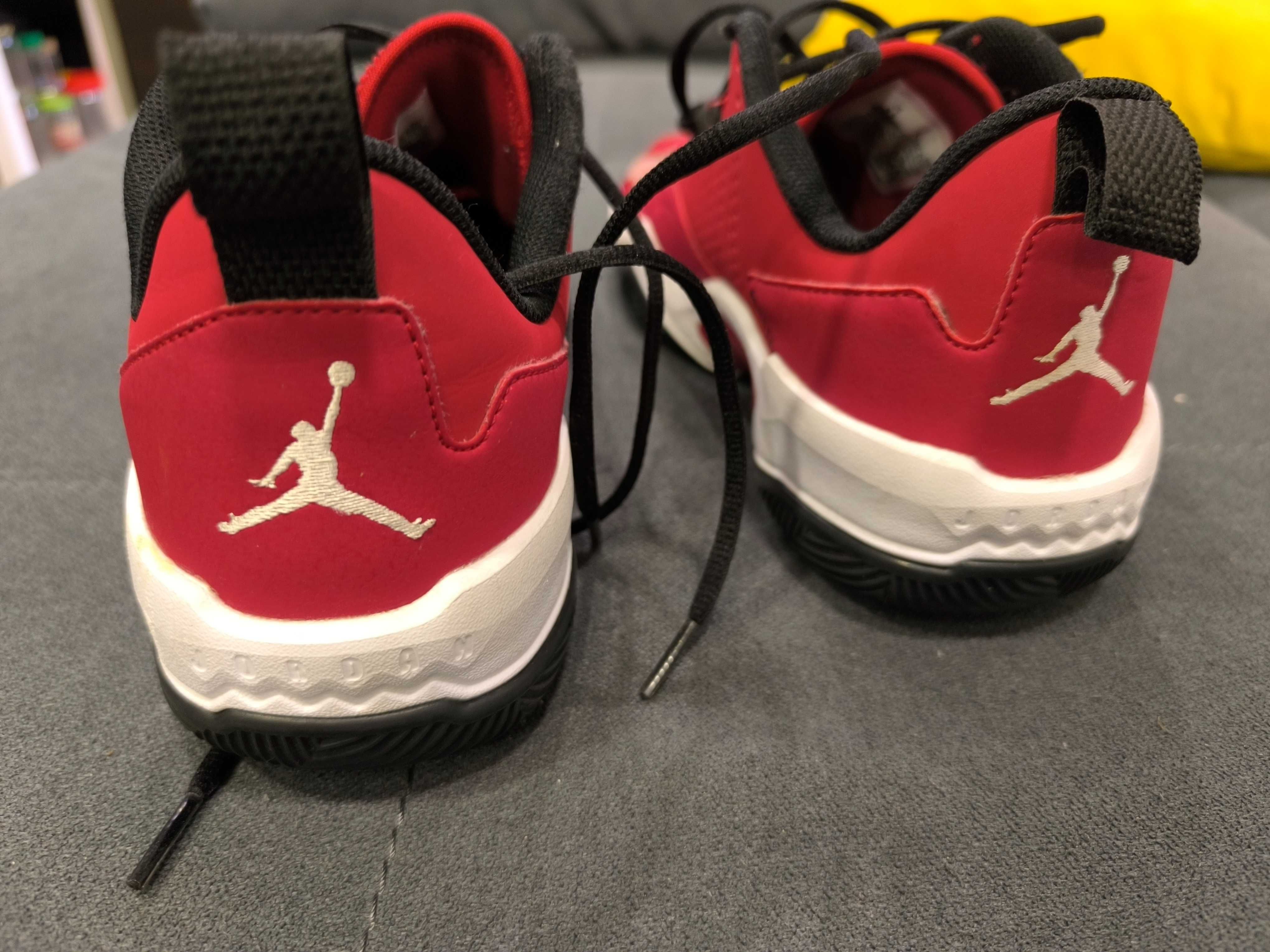 Продавам маратонки Джордан Jordan 43 номер