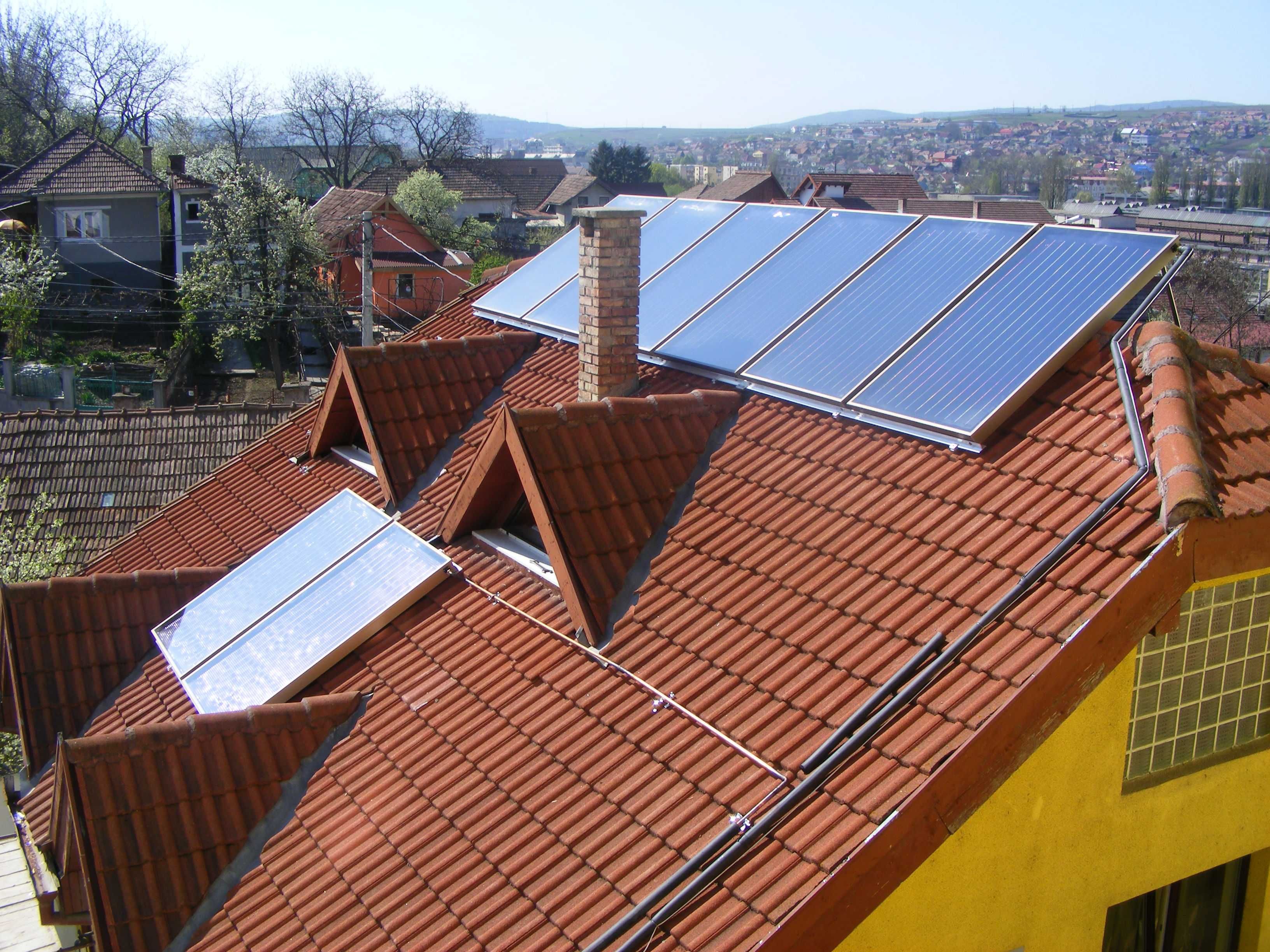 Panouri (panou solar) solare 10 ani garantie -pachet pentru 4 persoane