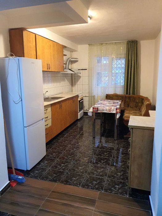 Proprietar inchiriez 2 camere Militari