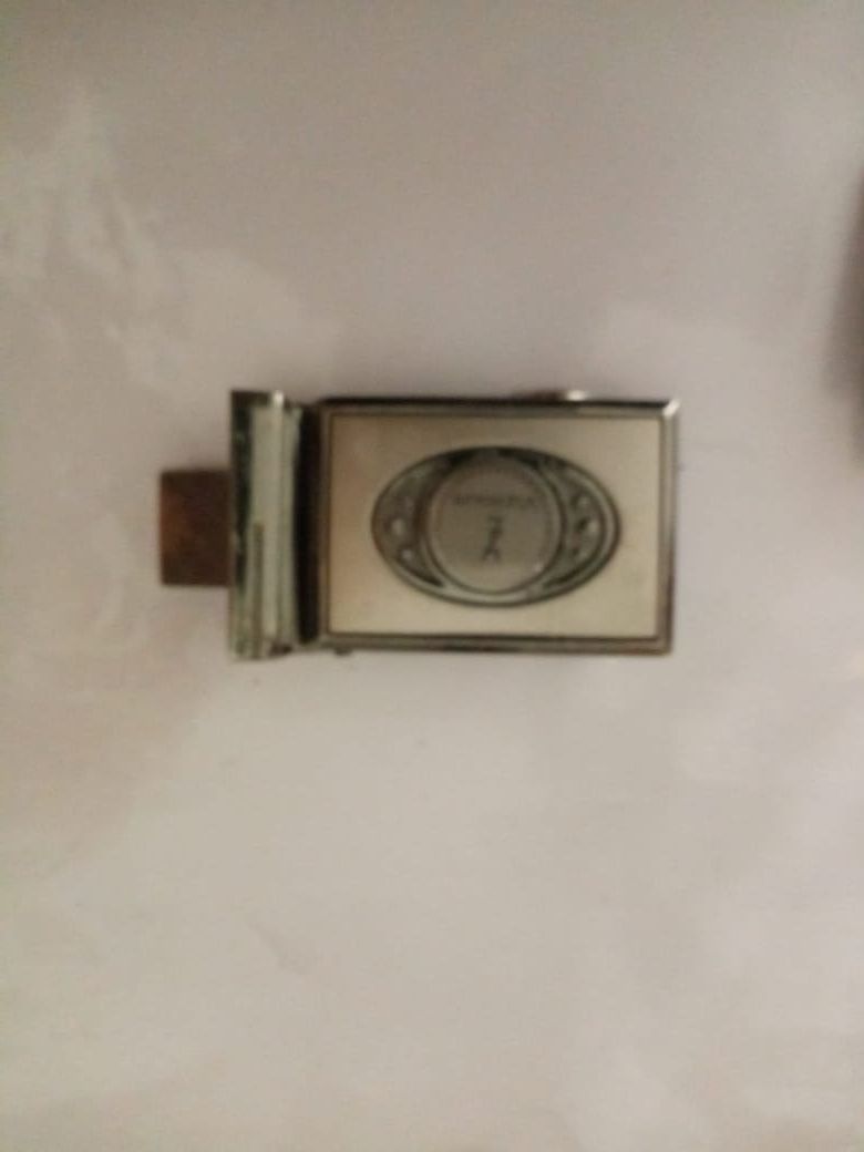 Продам пряжки разные