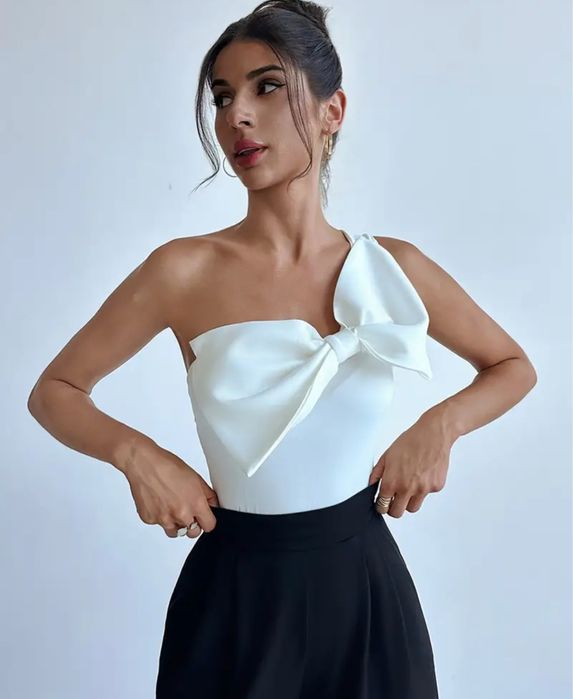 Продается элегантная блузка с бантом