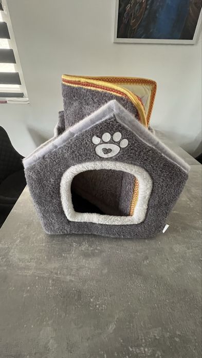 Плюшена къщичка за куче