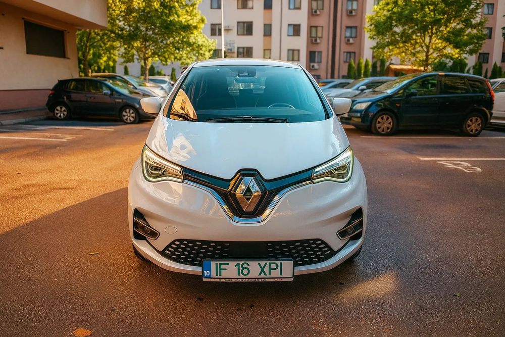 Renault ZOE Renault Zoe R135 Intens • 52 kWh • an 2021 • Autonomie reală ~300 km