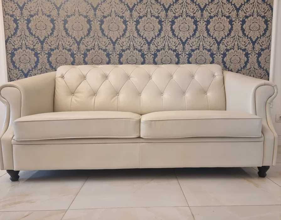Ocazie: Vand canapea 3 locuri, fixa, eleganta, arata impecabil