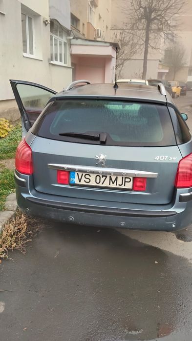 Vând Peugeot 407SW