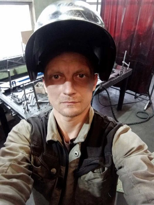 Сварщик 10 стажа, услуги выезд недорого, выезд сварщика за город