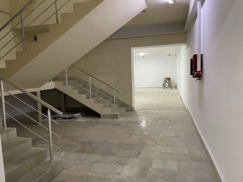 Сдаётся в аренду просторное коммерческое помещение