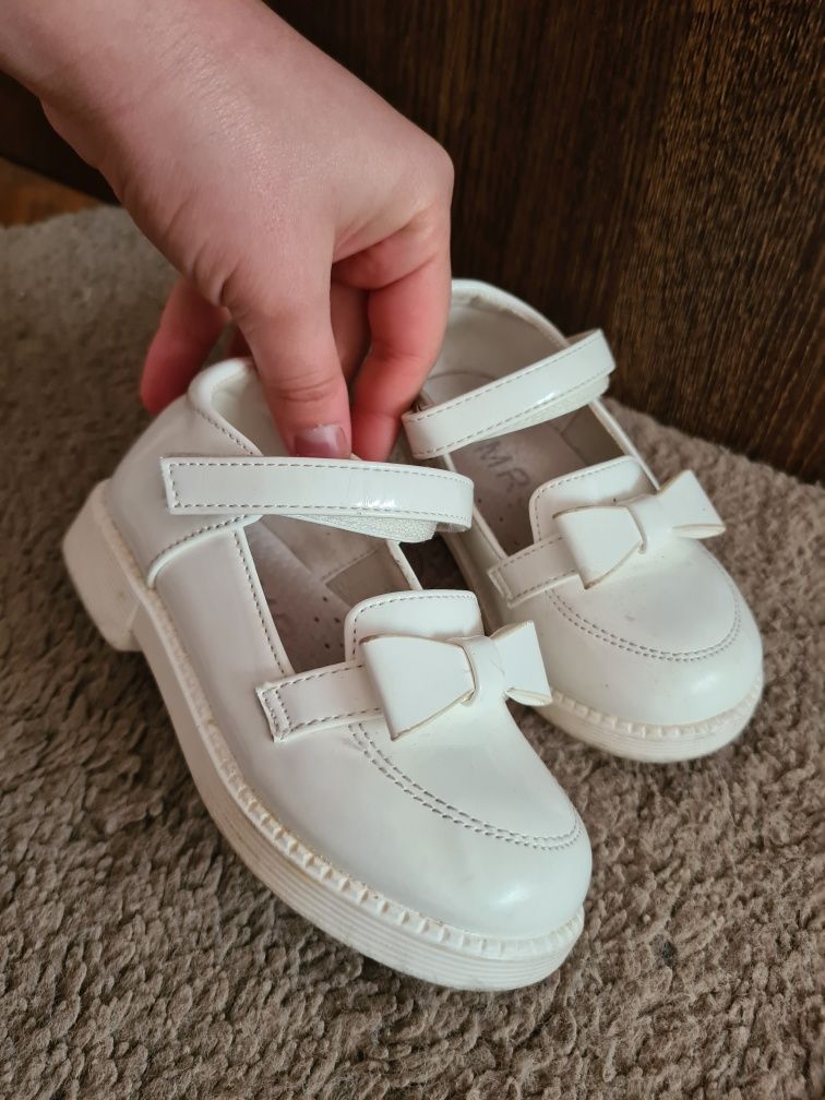 Pantofi pentru micuțele prințese