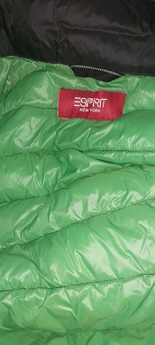 Лехкий красивый жилет Espirt размеры S и M