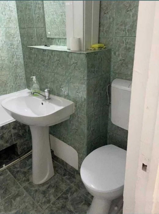 Garsoniera spațioasă de închiriat