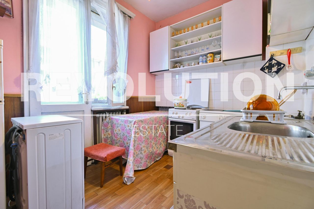 Продава се Тристаен апартамент в София, Център - 88 кв.м за 2955 €/кв.м - Снимка #4
