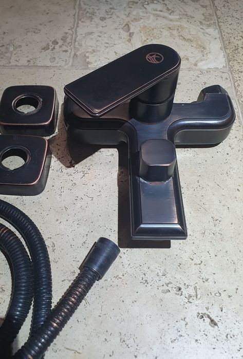 Baterie cada cu para si suport perete Kadda + baterie lavoar