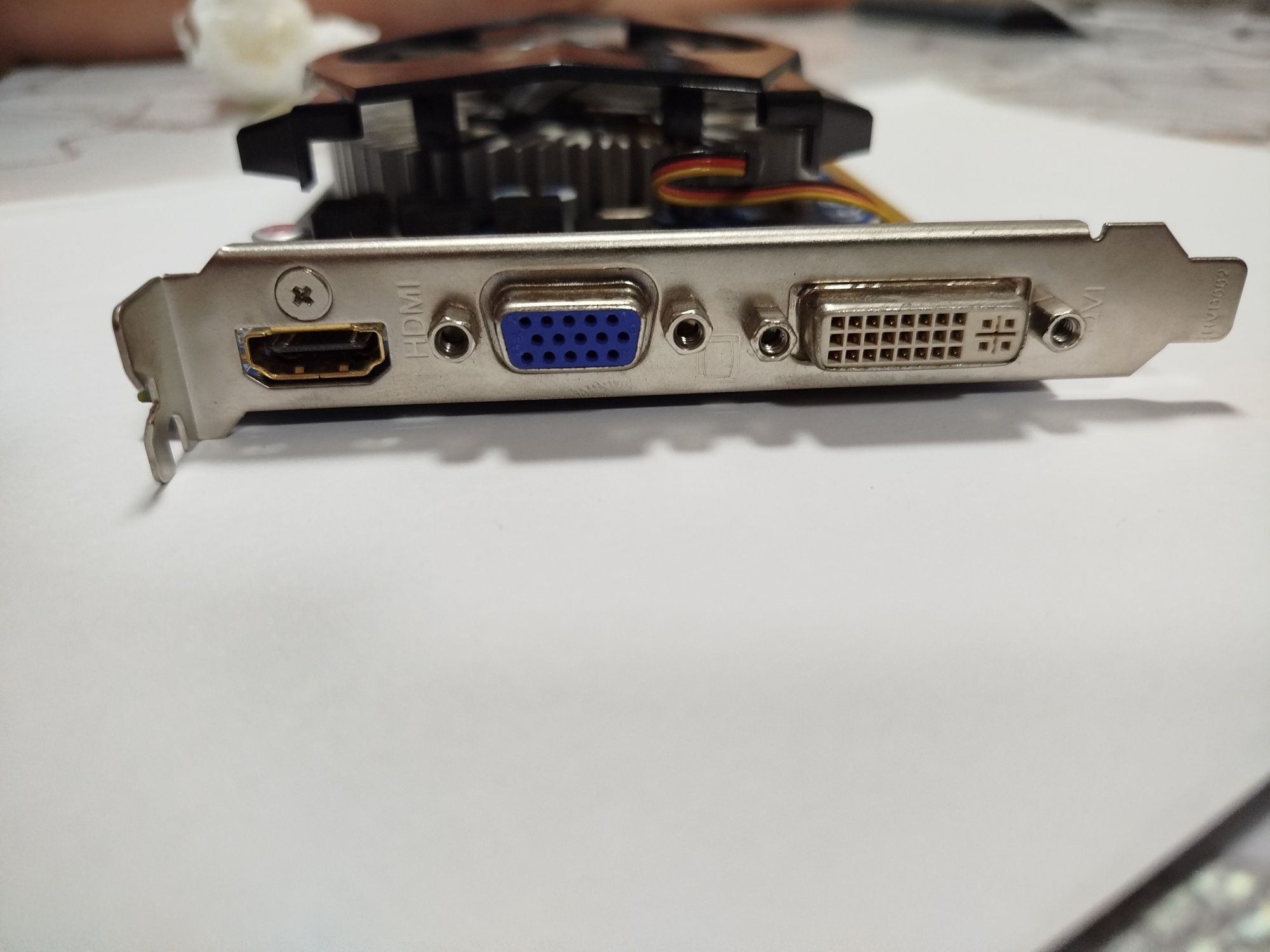 Продам видеокарту Gigabyte GeForce GT 730 2GB GDDR3