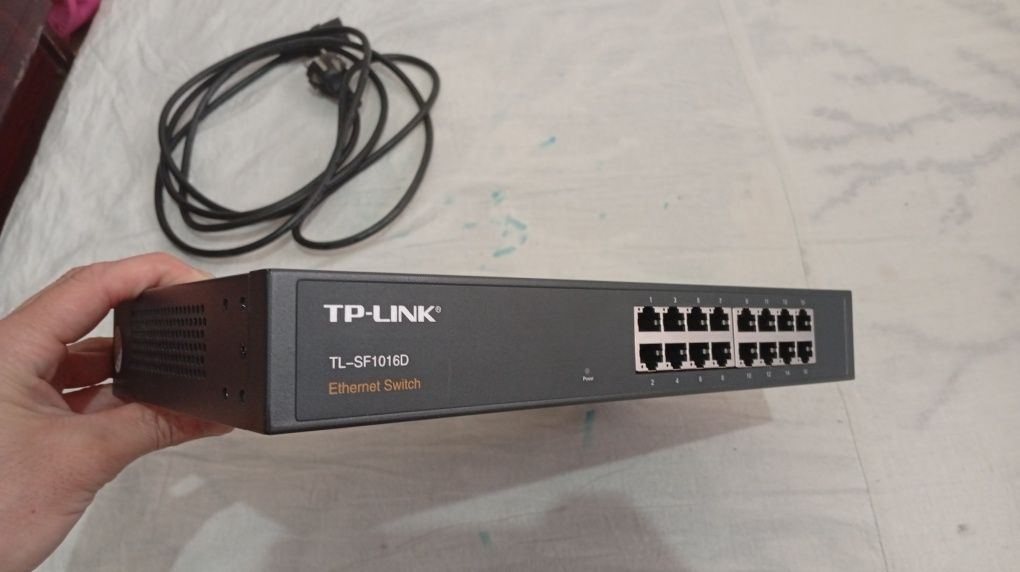 TP-LINK swech sotiladi.