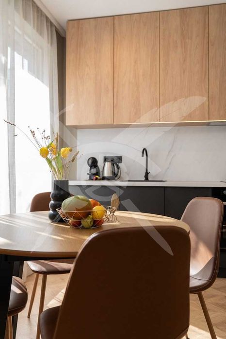 Дава се под наем Двустаен апартамент в София, Център - 60 кв.м за 1100 € - Снимка #3