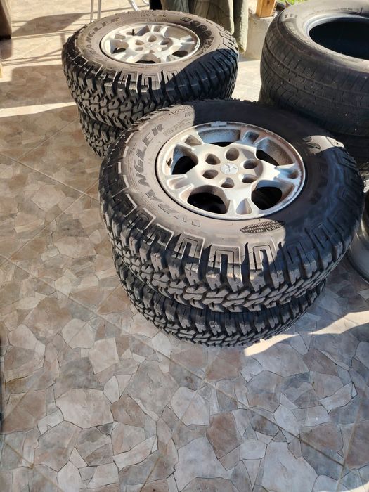 Гуми с джанти 16 цола