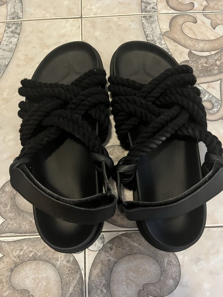 Мъжки сандали ZARA