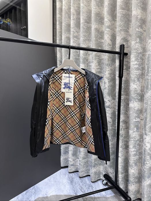 Geaca Burberry , calitate premium , pe comanda , noua , L