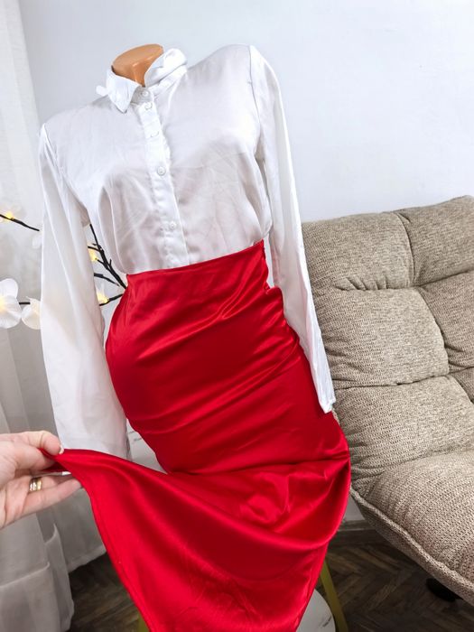 Fustă satin mărimea XS noua