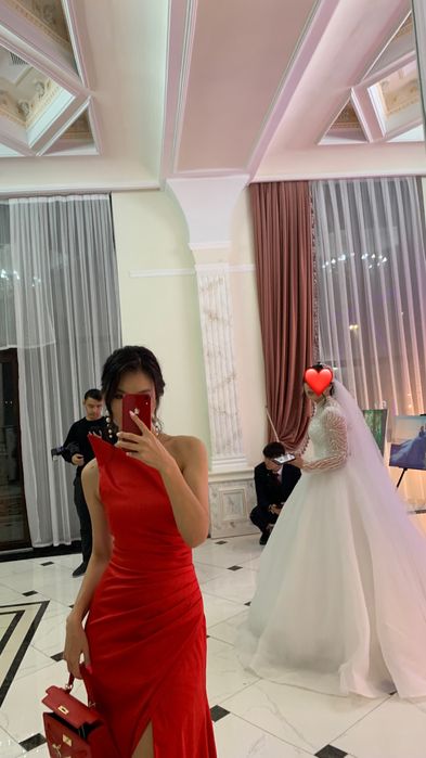 Платье элегантное вечернее