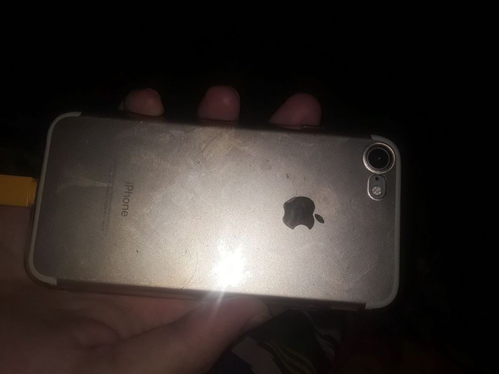 Iphone 7 holati yaxshi aybi bor yaxshilab oʻqib keyin aloqaga chiqing