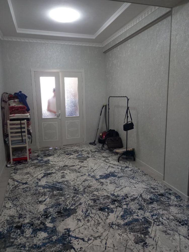 Qizlarga kvartira bor
