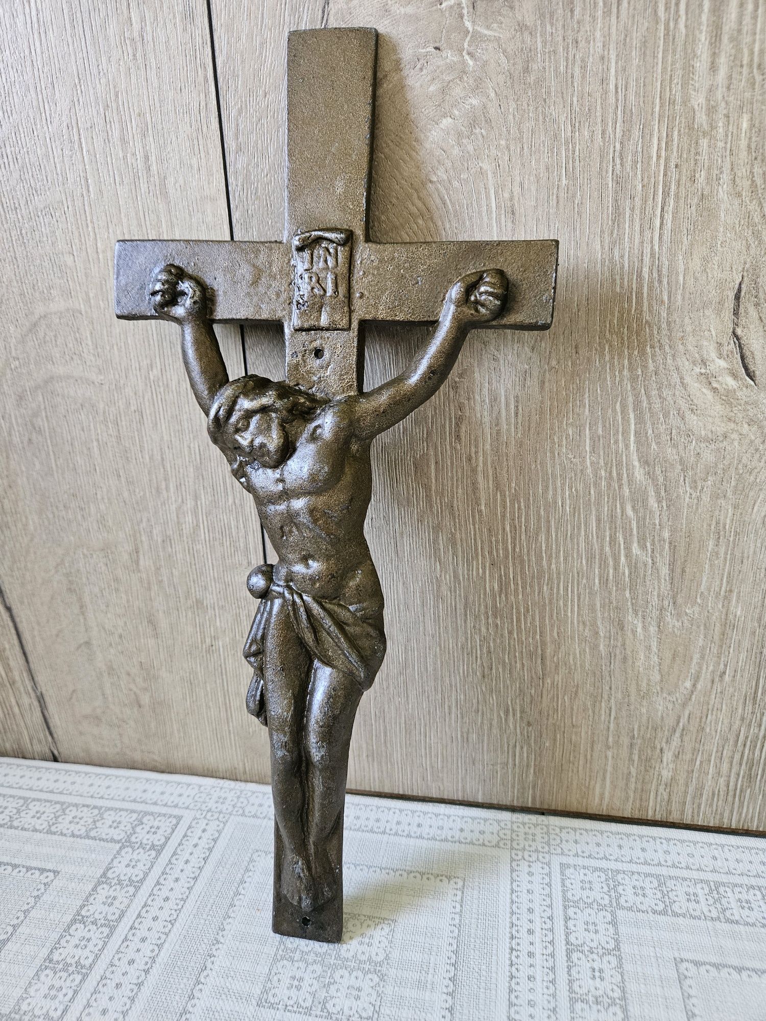 Crucifix din aluminiu ( anii 50 )
