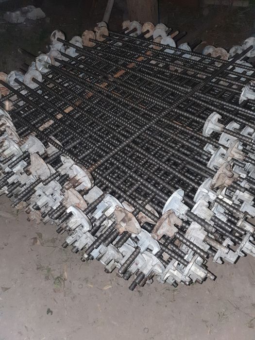 Teleskopicheskiy stoyka arenda. Opalubka monalita, Tayrot arenda