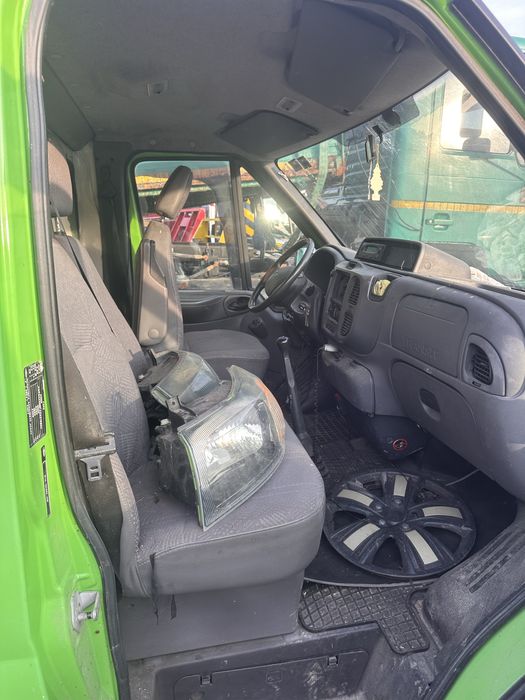 Vand sau dezmembrez ford tranzit