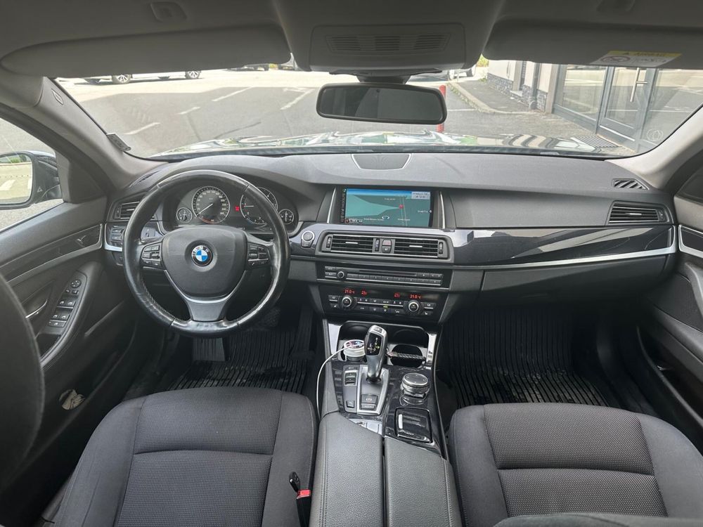 Auto BMW F10 2016