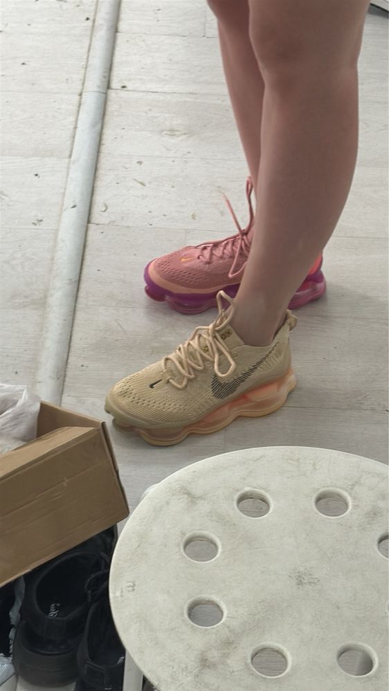 Nike scorpion розови