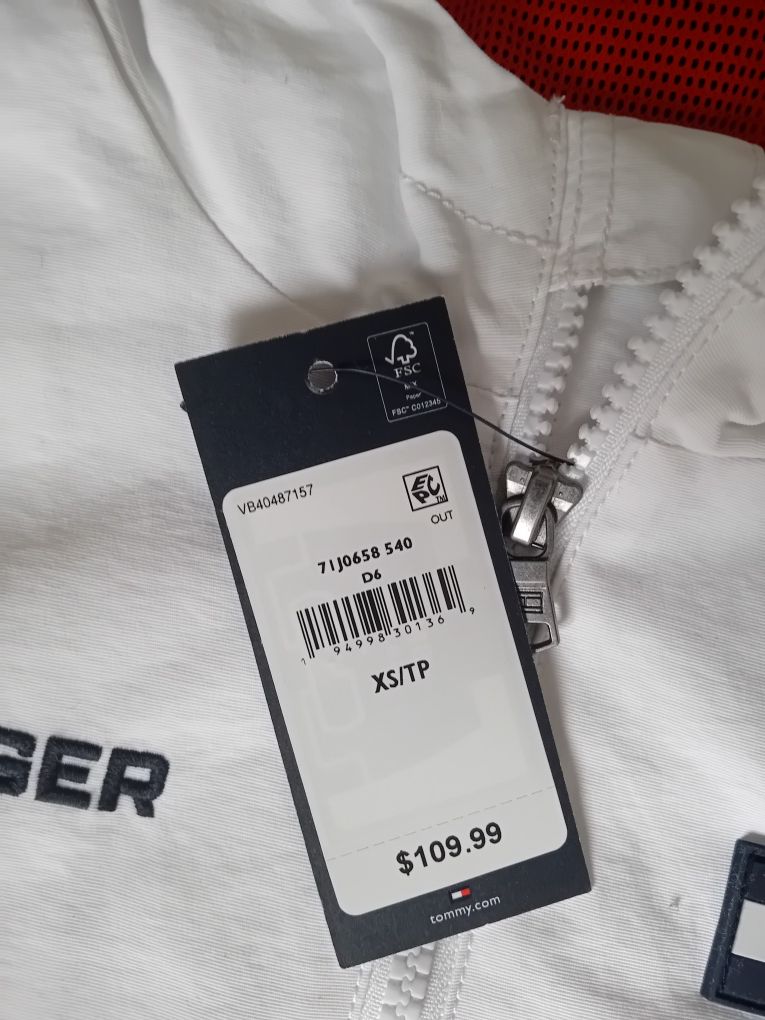 Tommy Hilfiger 4-5год пролетно-есенно яке и тениска