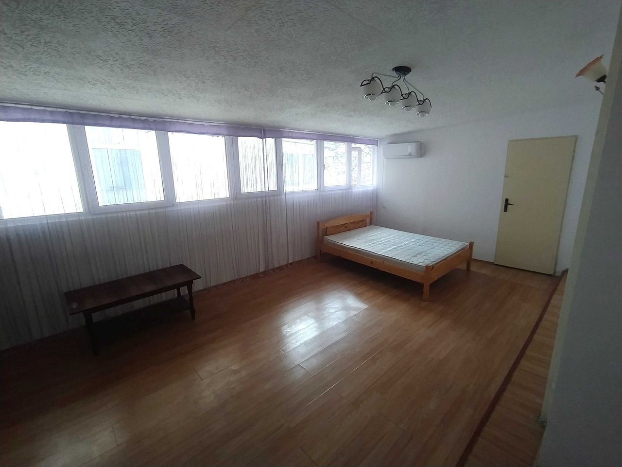 Продава се Двустаен апартамент в Стара Загора, Център - 76 кв.м за 856 €/кв.м - Снимка #2