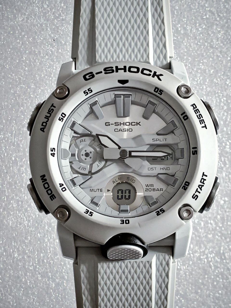 Casio G-Shock Split GA-2000S-7A

Часы в отличном состоянии. Оригинал.