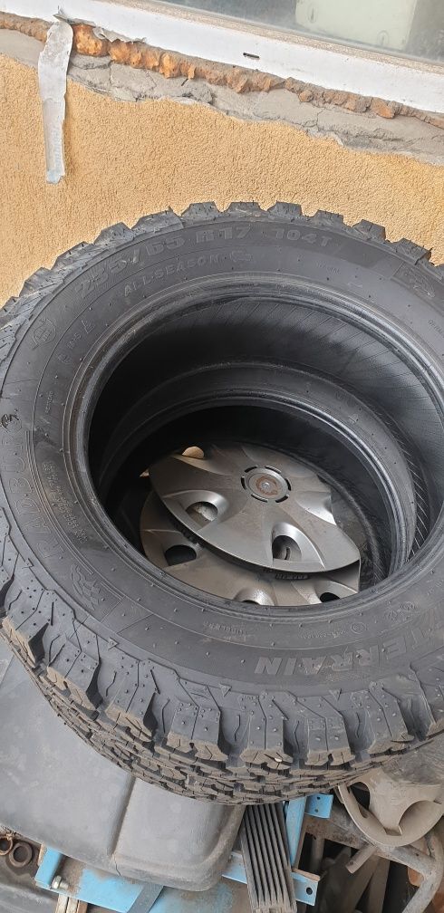Vand 2 anvelope 235/65r17 A/T