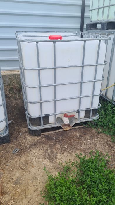 Bazine. butoi .Ibc. 1000l pentru cereale. Fosă Apă. 1000 Litri