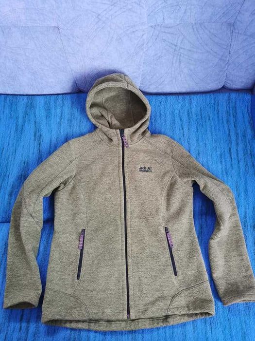 Hanorac Jack Wolfskin Nanuk L si tricou Nike Pro XL